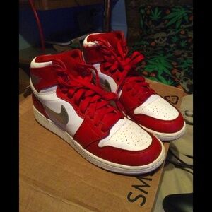 Red & White Nike high tops 6.5Y